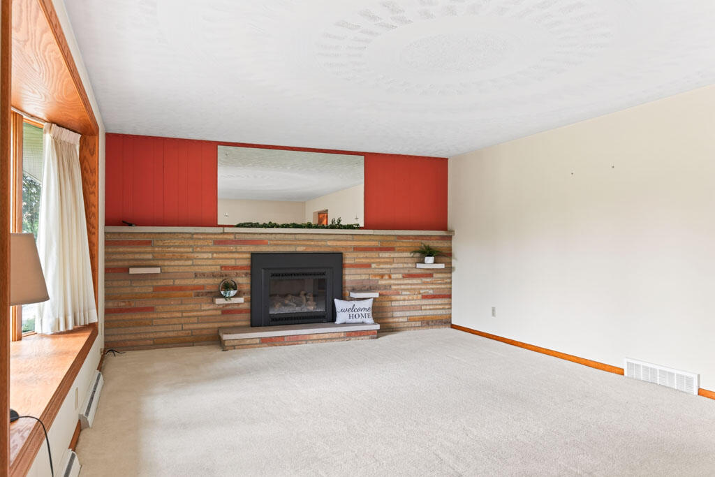 1131 Monterey Dr Property Photo 4