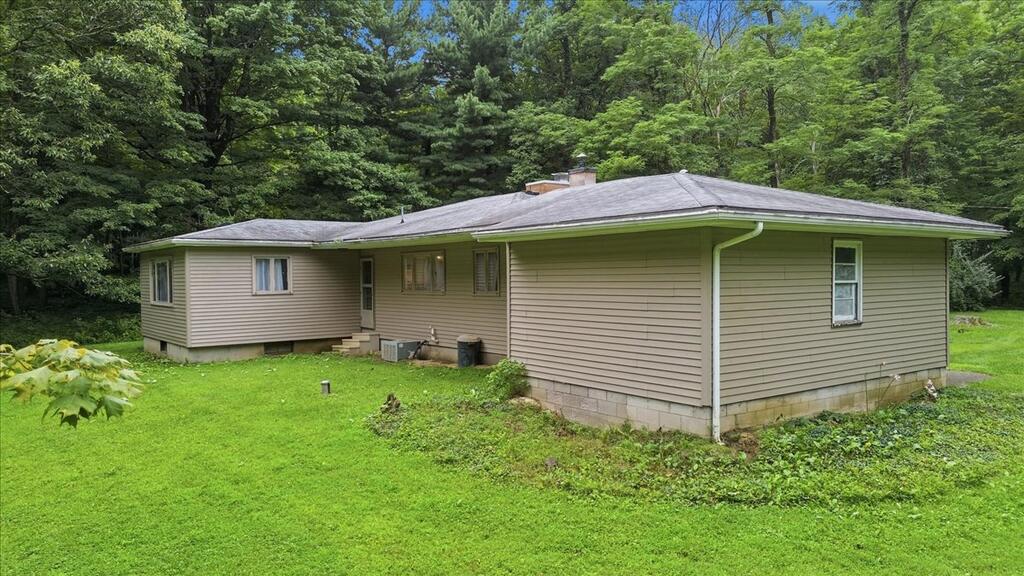 95 Griffon Drive Property Photo 5