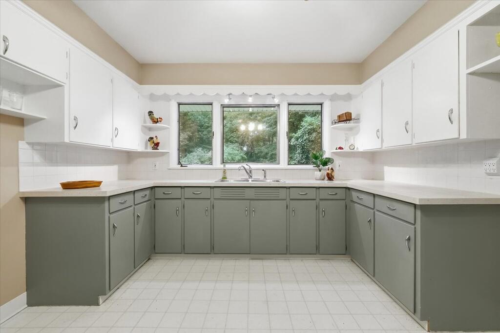 95 Griffon Drive Property Photo 18