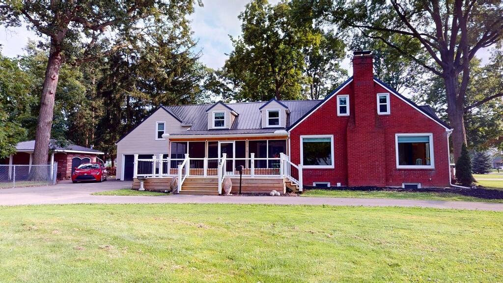 805 Maplewood Property Photo 3