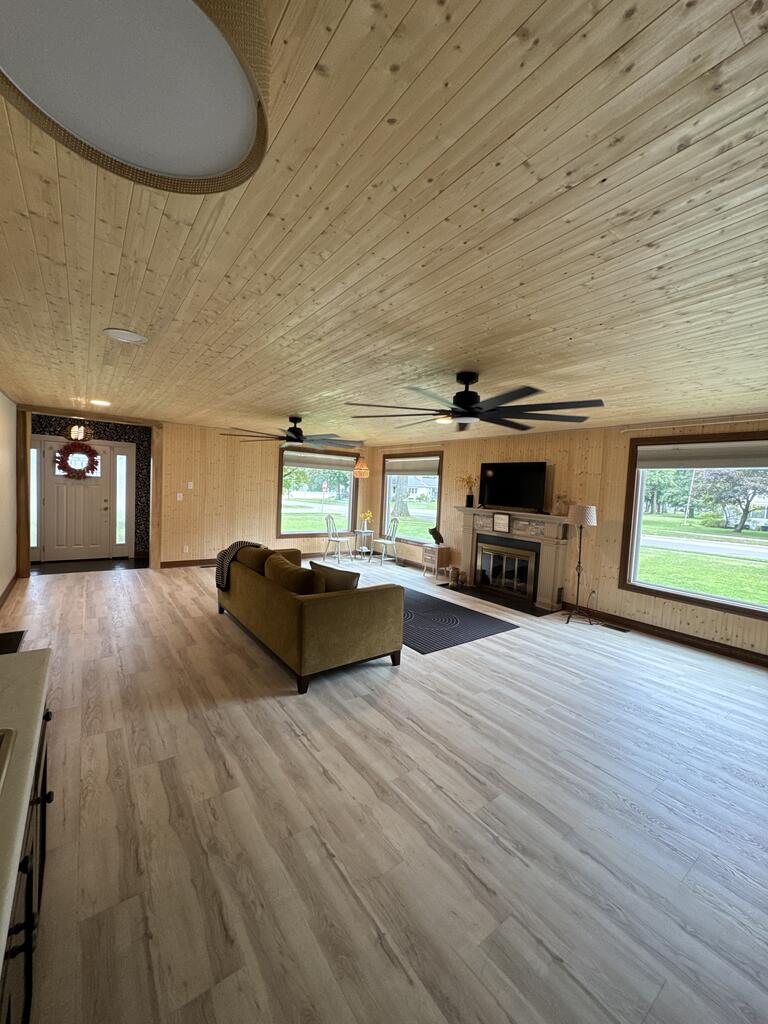 805 Maplewood Property Photo 6