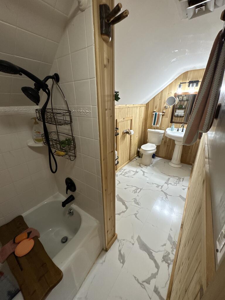 805 Maplewood Property Photo 38