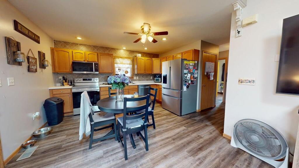 303 Woodbine Property Photo 7