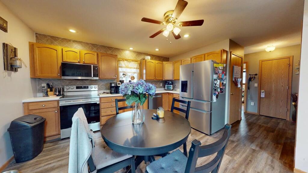 303 Woodbine Property Photo 10
