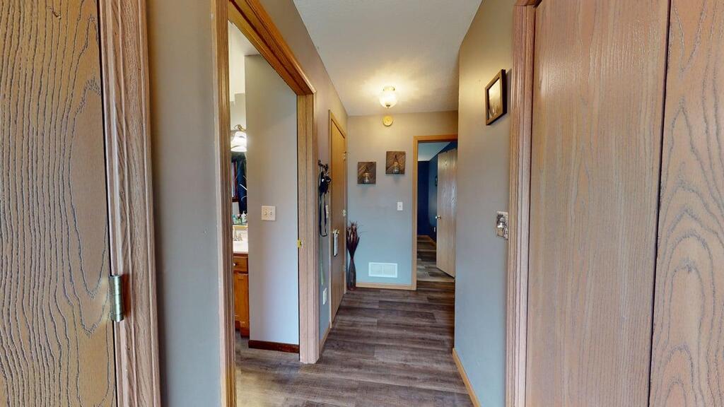 303 Woodbine Property Photo 11