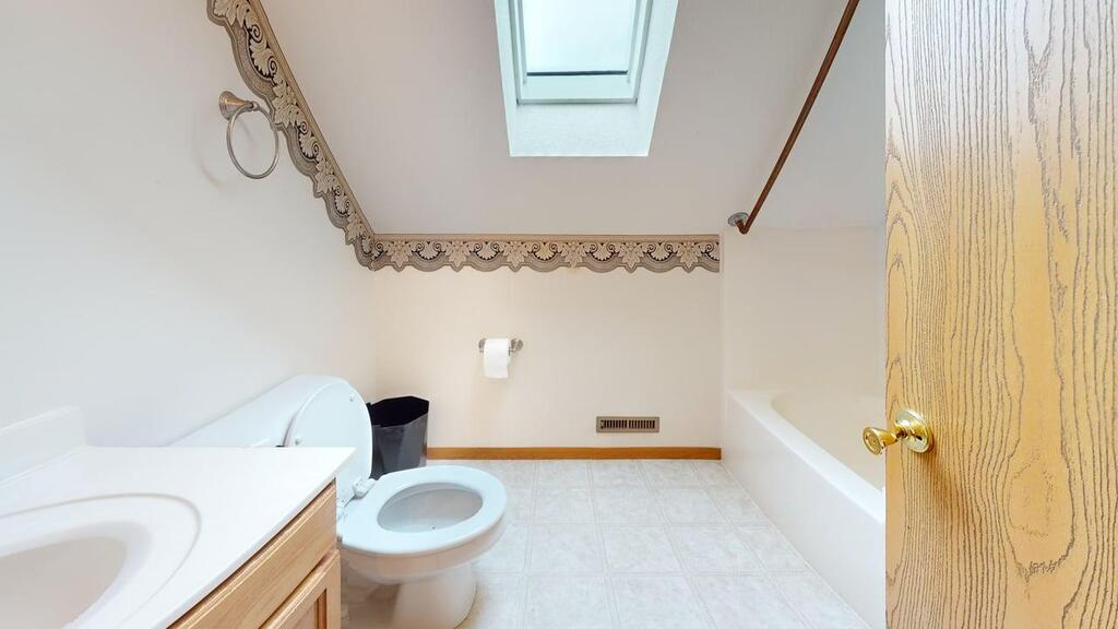 303 Woodbine Property Photo 18