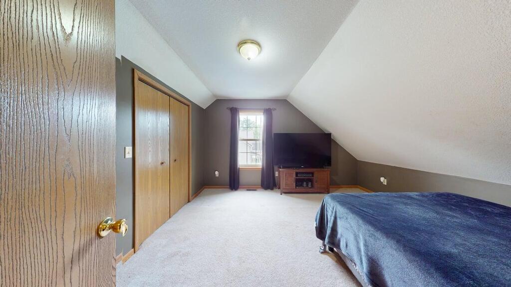 303 Woodbine Property Photo 23