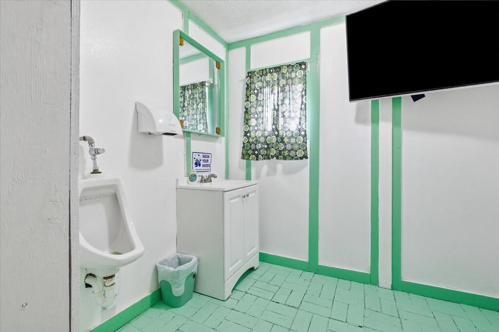 185 Orange Street Property Photo 16