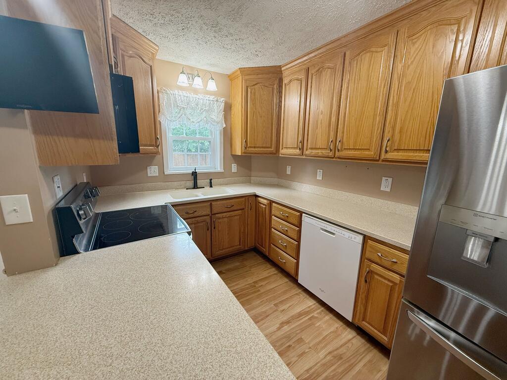 91.5 Fitting Ave Property Photo 5