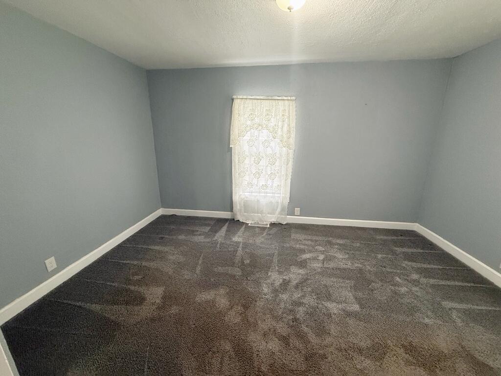 91.5 Fitting Ave Property Photo 10