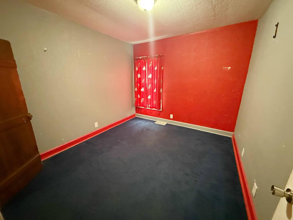 91.5 Fitting Ave Property Photo 11