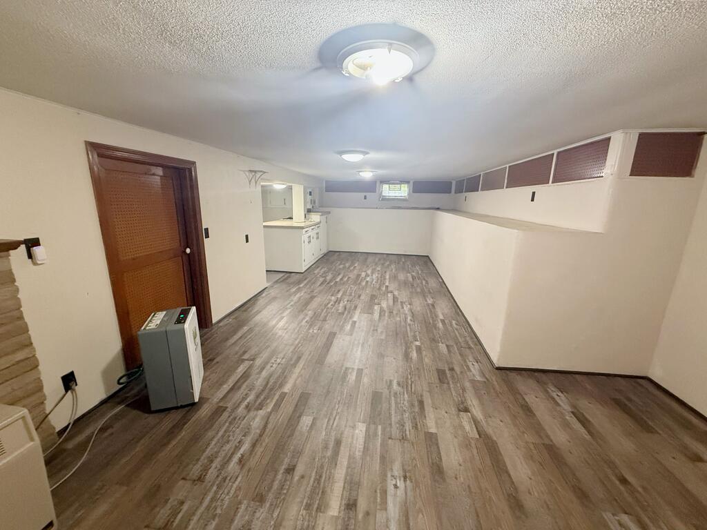 91.5 Fitting Ave Property Photo 14