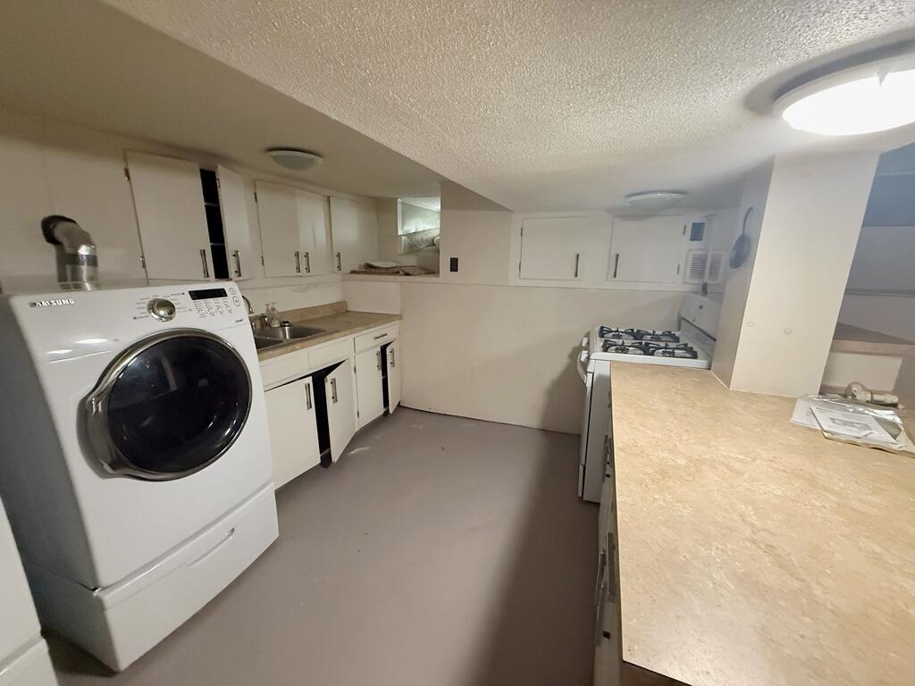 91.5 Fitting Ave Property Photo 16