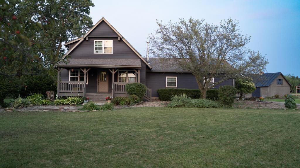 2375 Nazor Road Property Photo 1