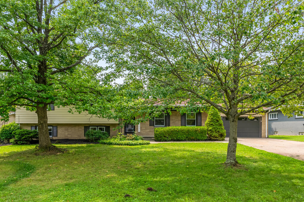 1116 Devonwood Dr Property Photo 5