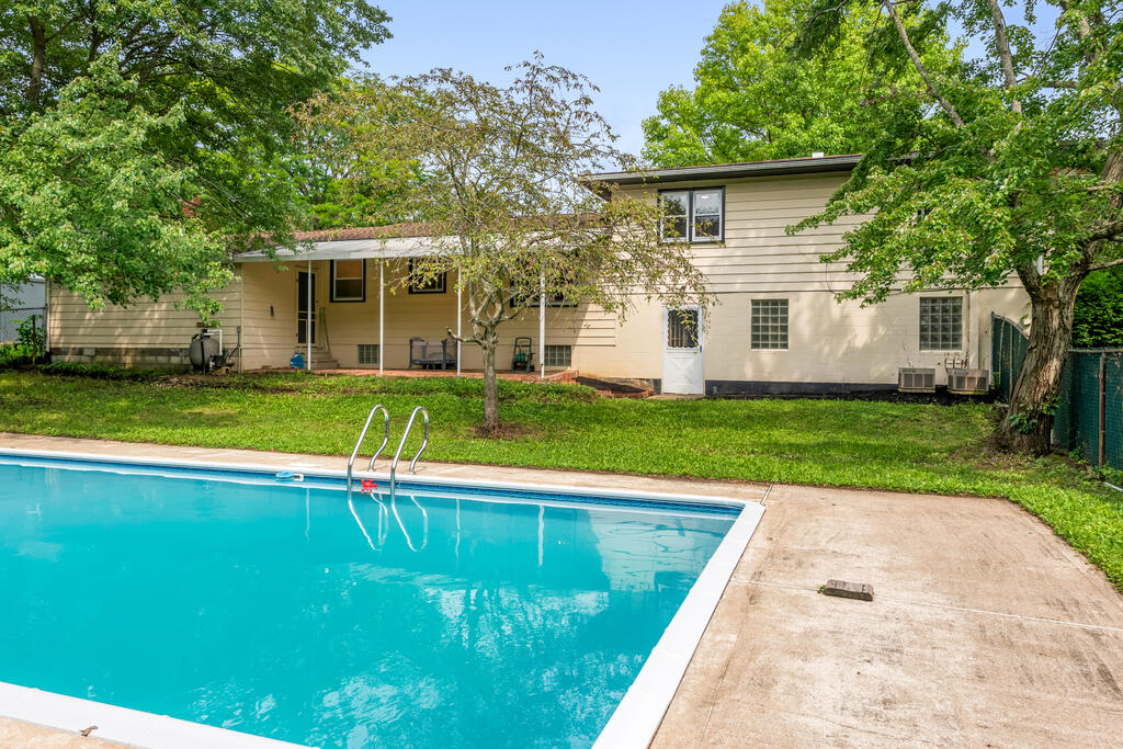 1116 Devonwood Dr Property Photo 29