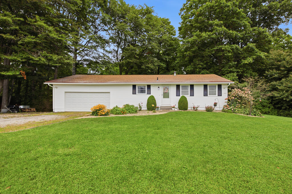 2550 Walker Lake Rd. Property Photo 1