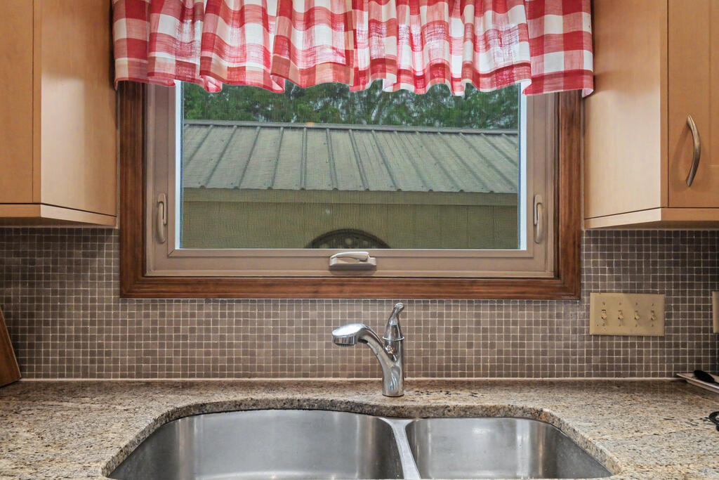 1300 Cedarlawn Ct Property Photo 10