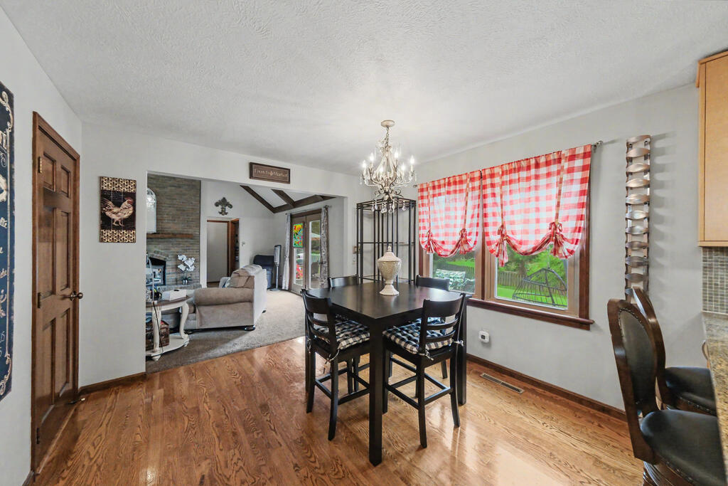 1300 Cedarlawn Ct Property Photo 12