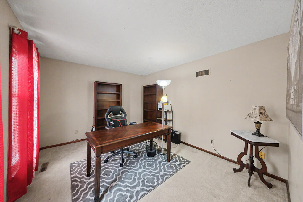 1300 Cedarlawn Ct Property Photo 19