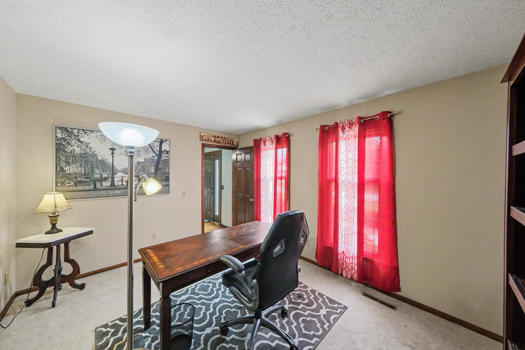 1300 Cedarlawn Ct Property Photo 20