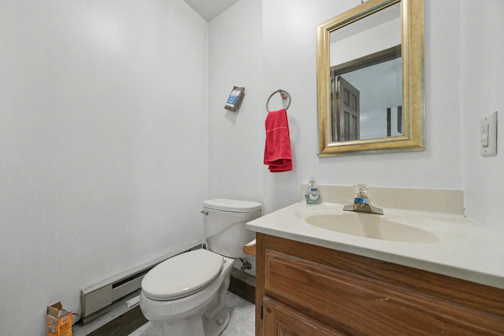 1300 Cedarlawn Ct Property Photo 24