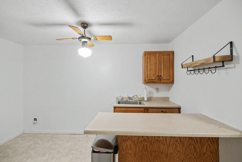 1300 Cedarlawn Ct Property Photo 26