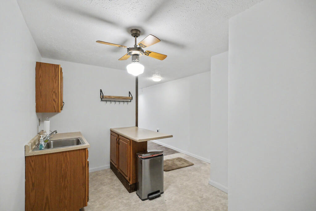 1300 Cedarlawn Ct Property Photo 27