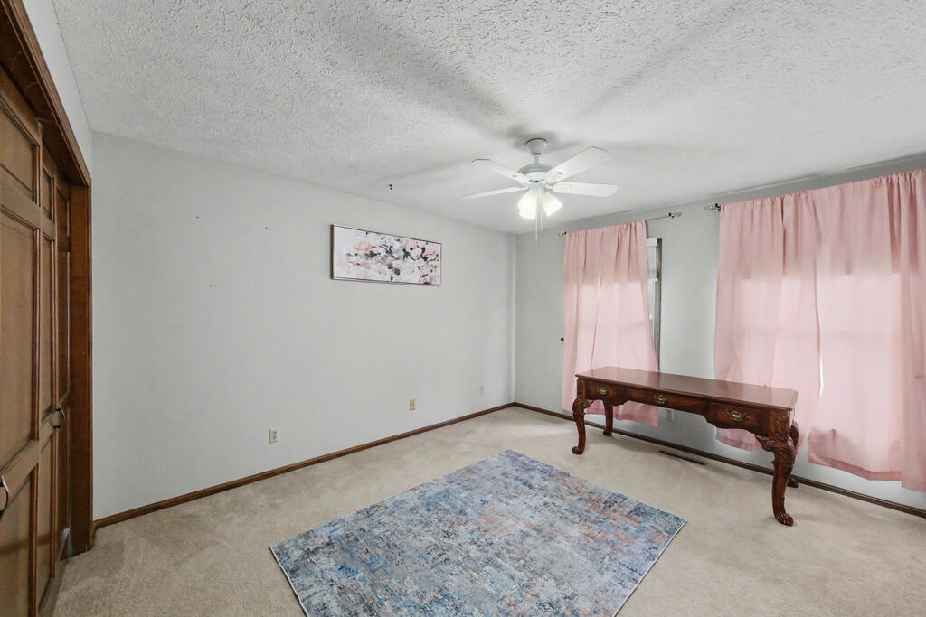 1300 Cedarlawn Ct Property Photo 30