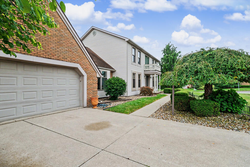 1300 Cedarlawn Ct Property Photo 48