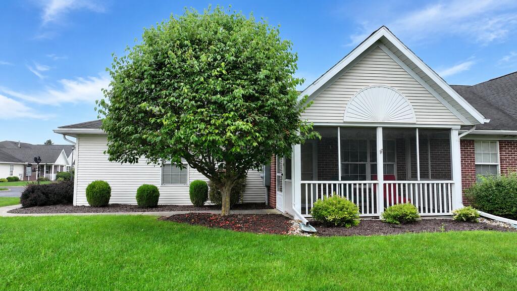 292 Chapman Way Property Photo 1