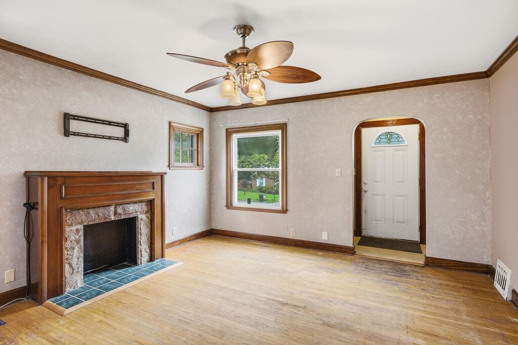 512 Glendale Blvd Property Photo 3