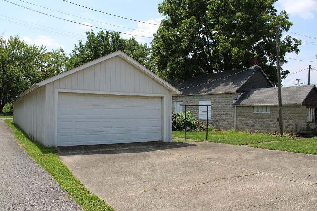 521 E Harding Way Property Photo 3