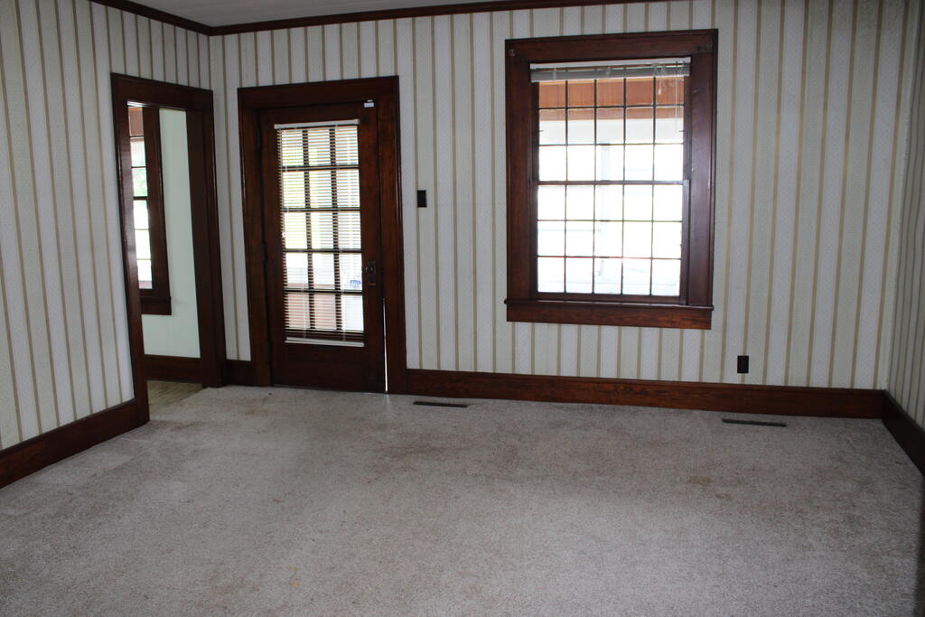 521 E Harding Way Property Photo 9
