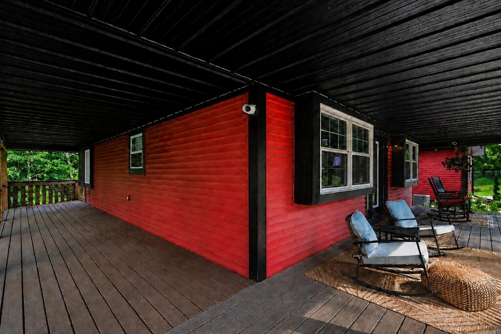 1032 County Road 2256 Property Photo 3