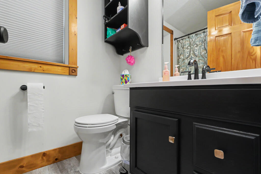 1032 County Road 2256 Property Photo 40