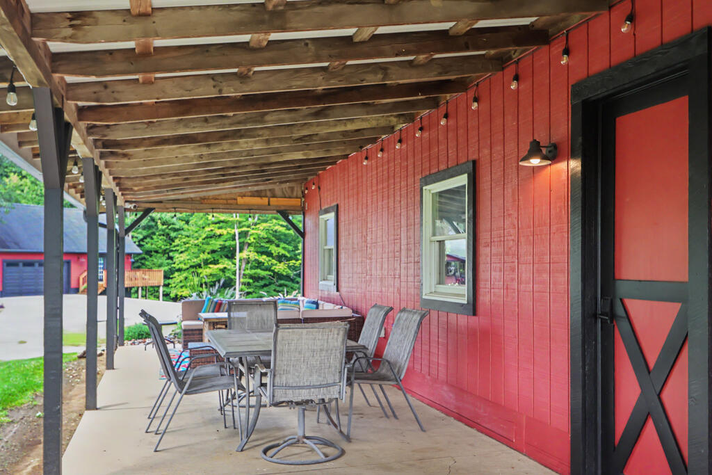 1032 County Road 2256 Property Photo 63