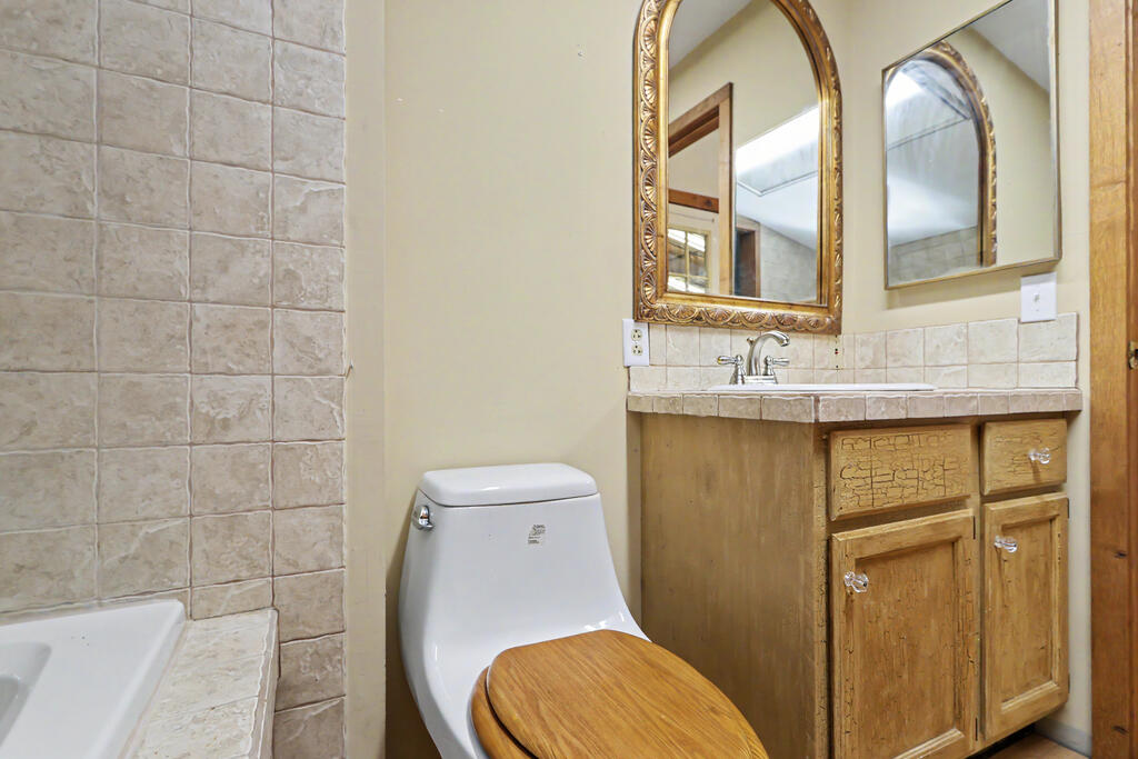 1032 County Road 2256 Property Photo 75