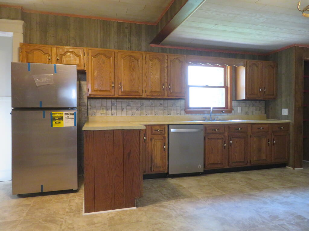 187 Western Ave Property Photo 12