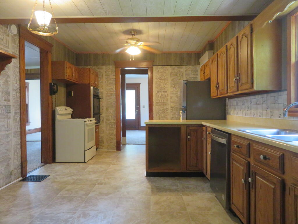 187 Western Ave Property Photo 13