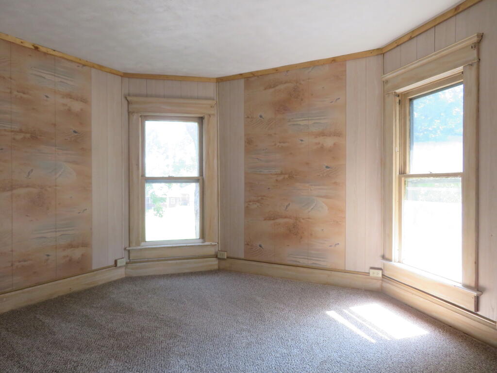 187 Western Ave Property Photo 23