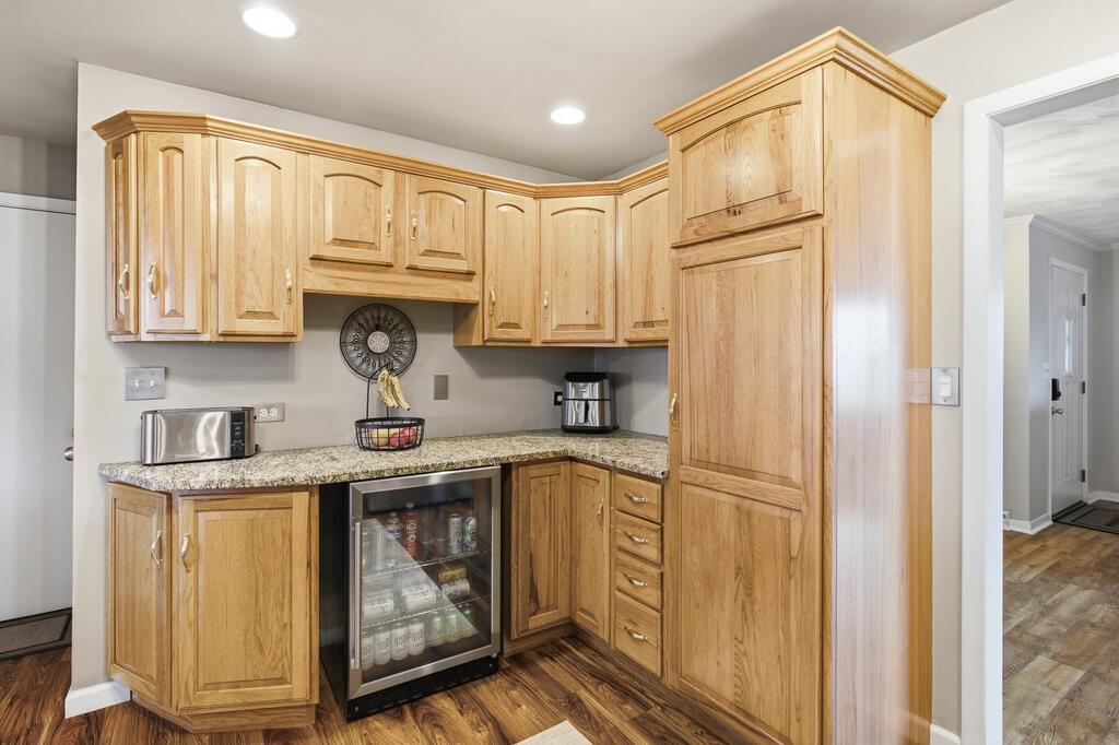 918 S Heltman Property Photo 8