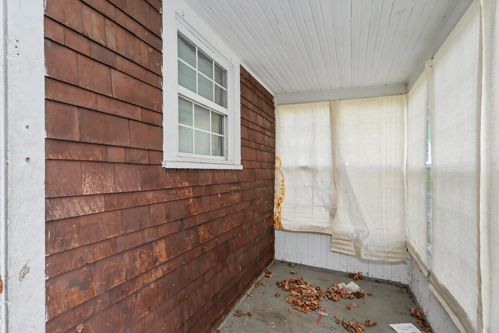 24 E Emerald Street Property Photo 2