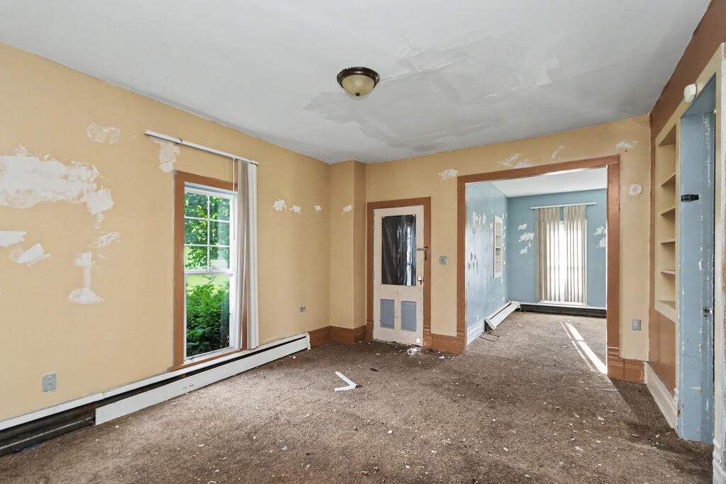 24 E Emerald Street Property Photo 3