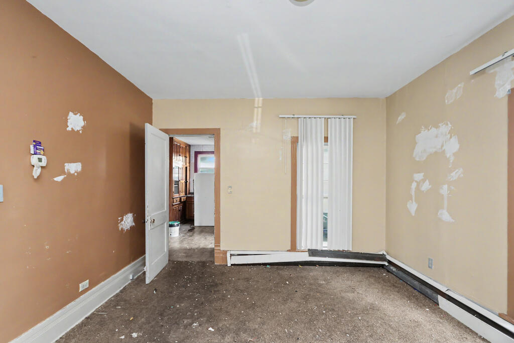 24 E Emerald Street Property Photo 4