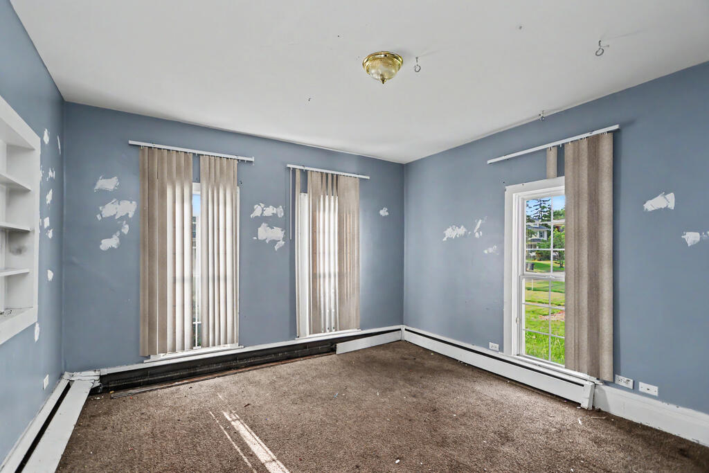 24 E Emerald Street Property Photo 5