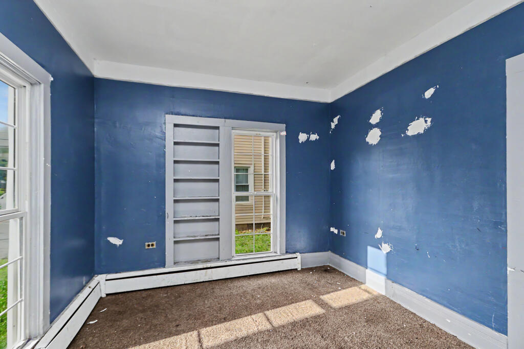 24 E Emerald Street Property Photo 8