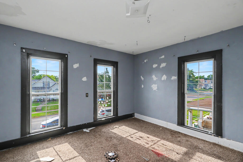 24 E Emerald Street Property Photo 10