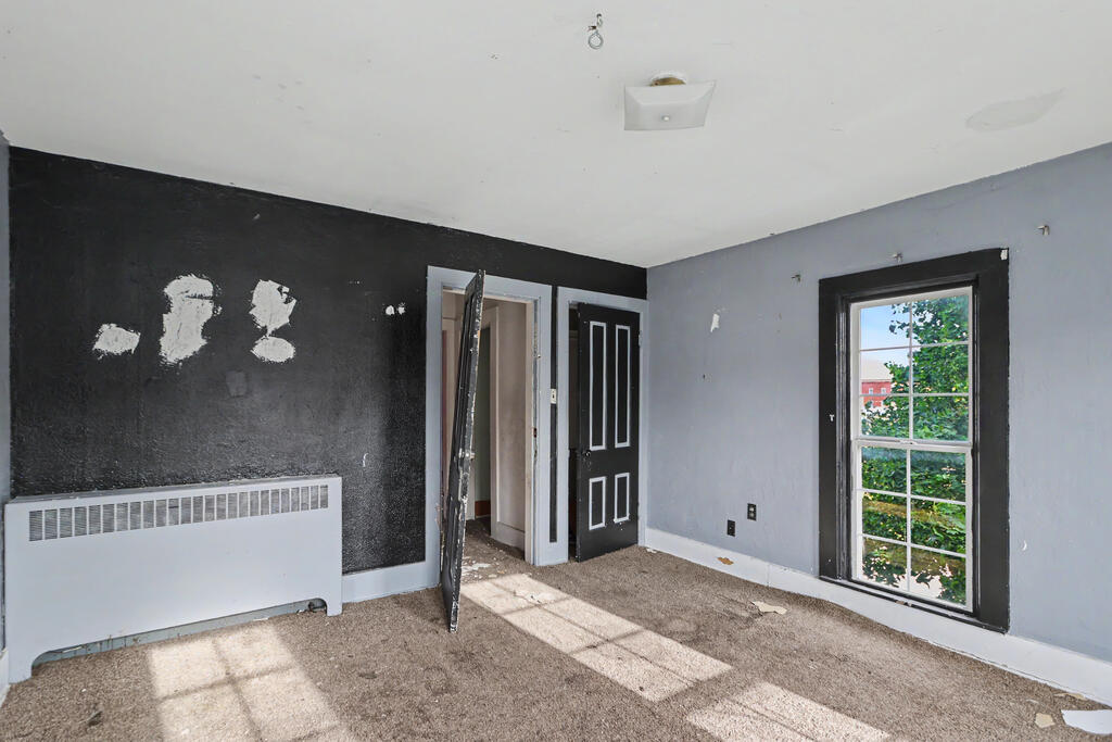 24 E Emerald Street Property Photo 11