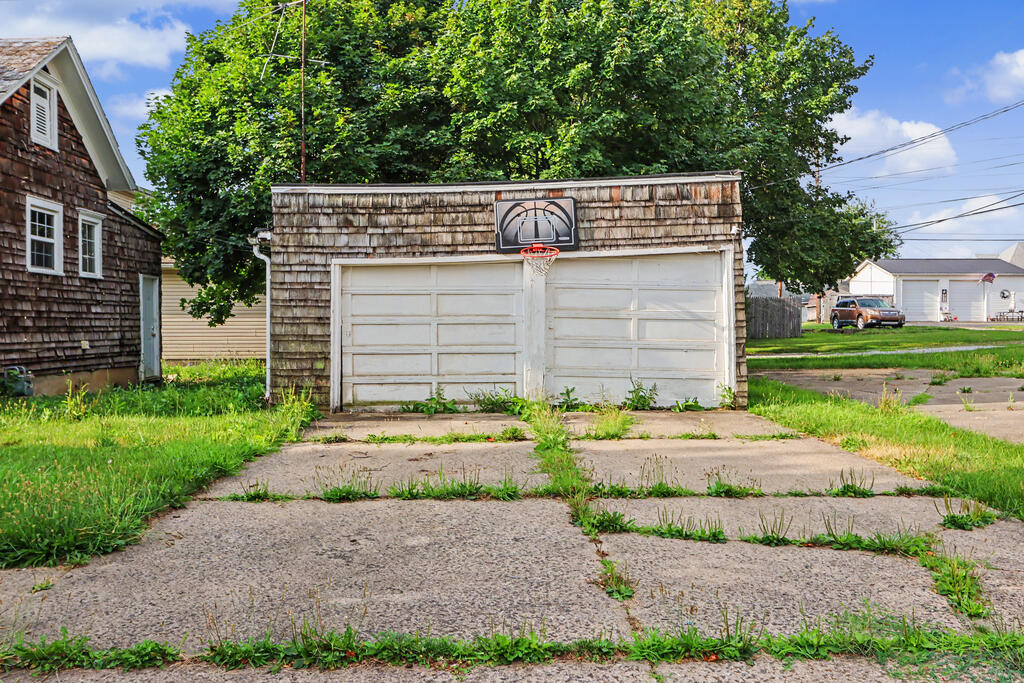 24 E Emerald Street Property Photo 16